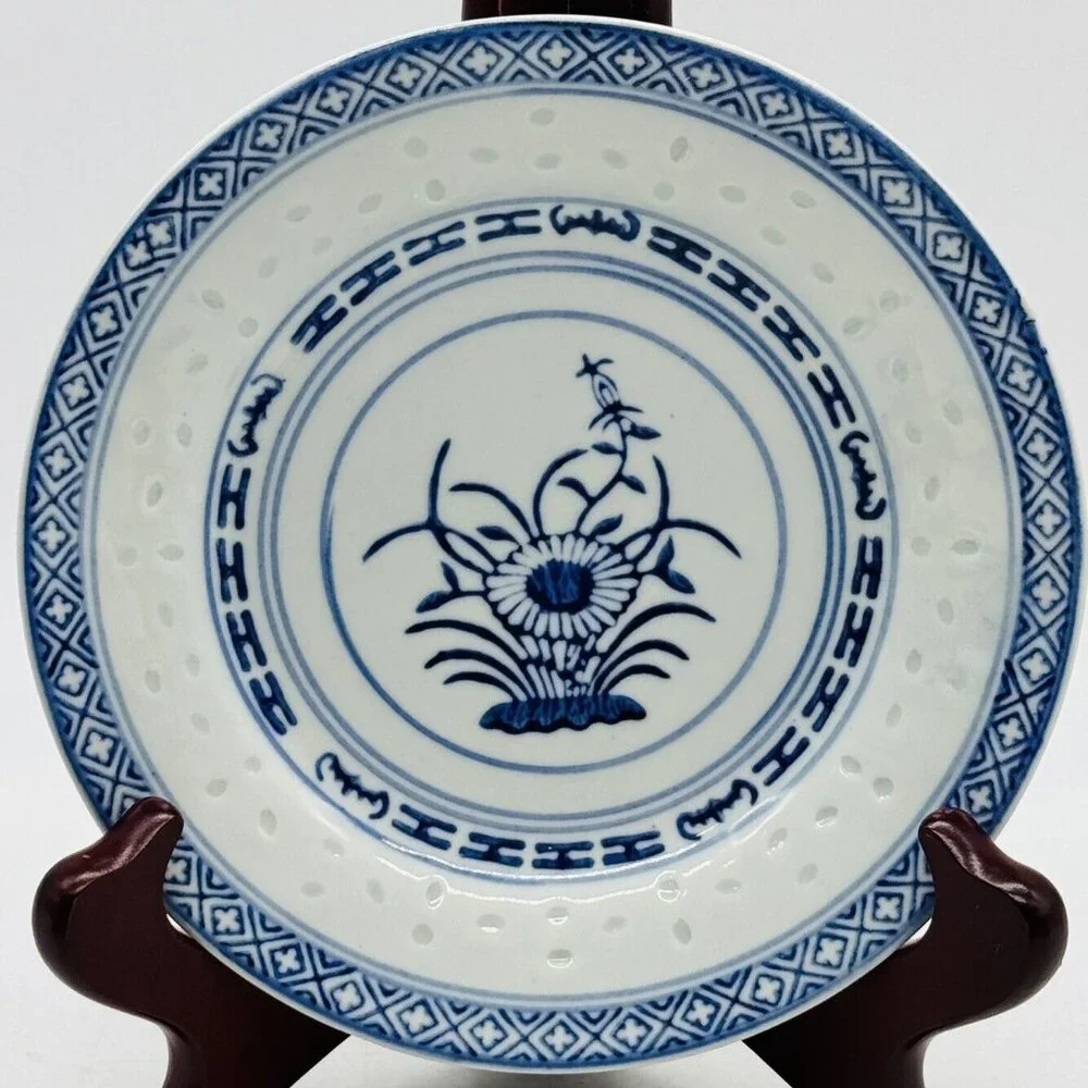 Vintage‎ Chinese Rice Plate Chrysanthemum Flower Pattern Blue White 6 inch